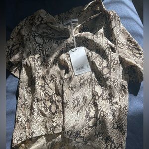 Frame snakeskin silky collared shirt!